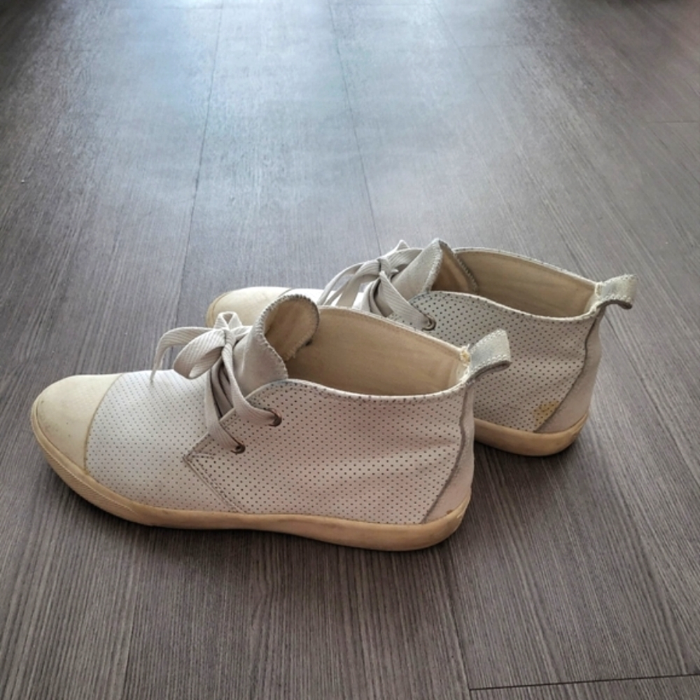 Generic Surplus men's white wharf sz 9